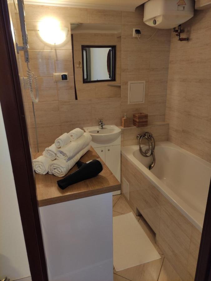 Apartament Lapacz Snow Przemyśl Buitenkant foto